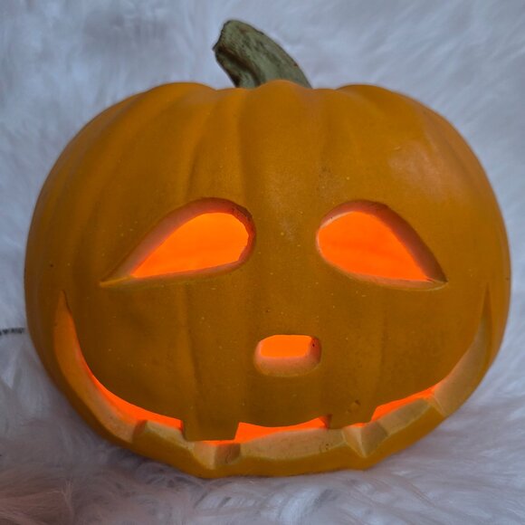 Halloween 2 Pumpkin Light Up 2 Cat Pillowcases Bloody Garland Soap Dispenser - Picture 5 of 16